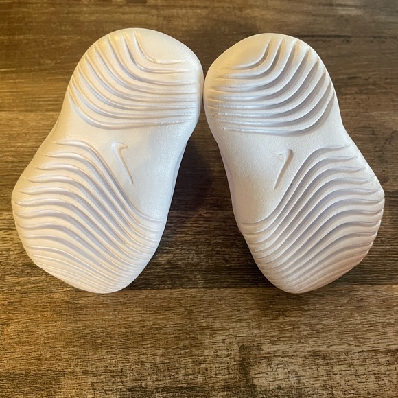 Nike Flex Runners - Picture 5 of 6